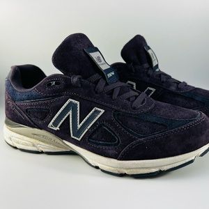 New Balance 990 v4 men’s 7 /women’s 8.5 blue suede with gray, in excellent cond.